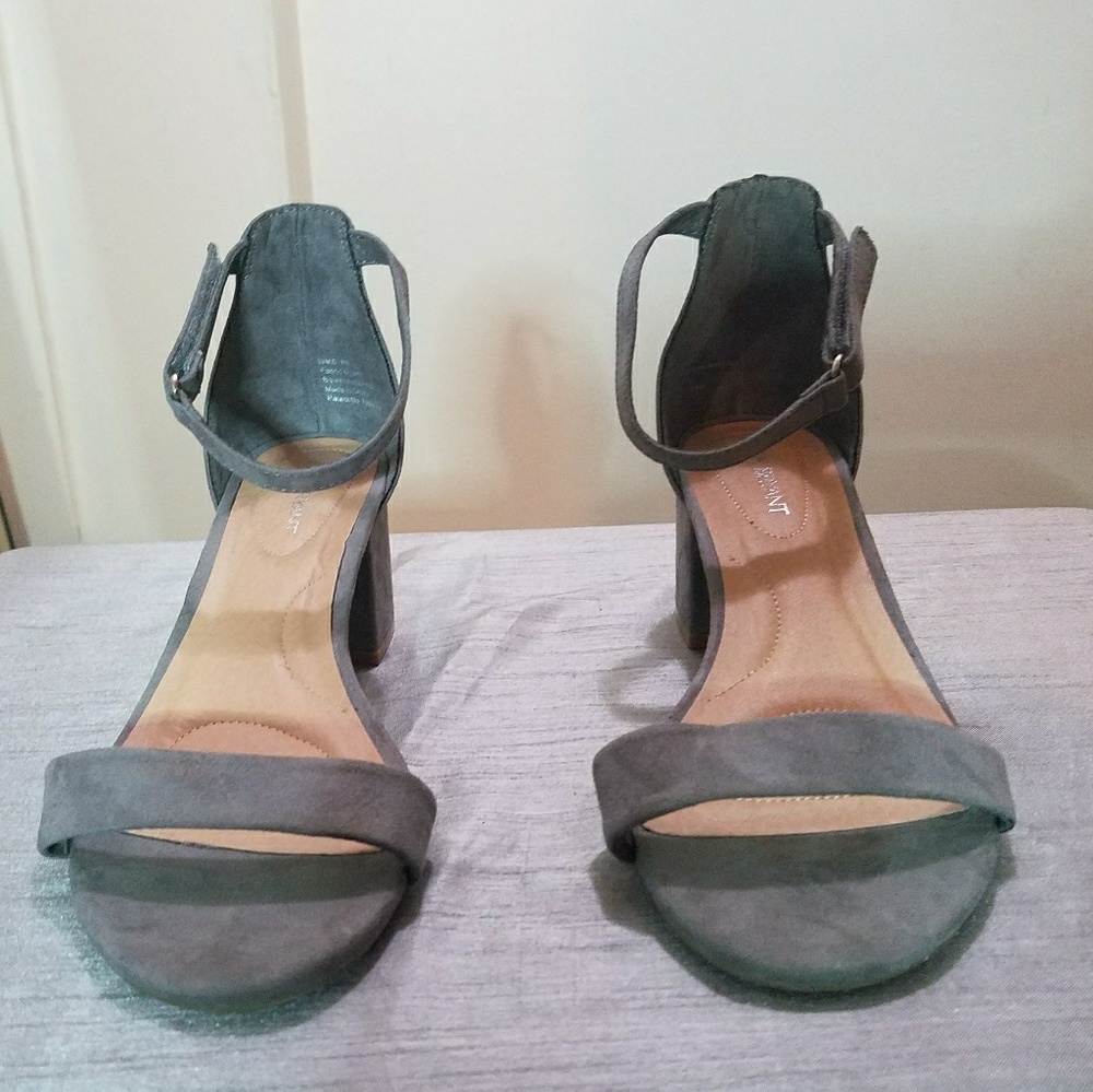 Lane Bryant Faux Suede Ankle Strap Shoe -11 Wide - Picture 5 of 6